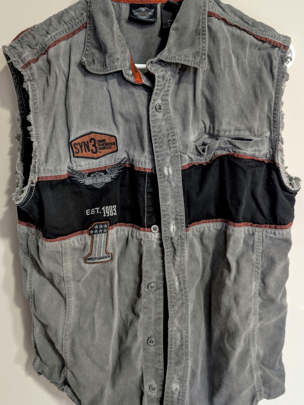 Harley-Davidson Gray & Black Sleeveless Button-Down Shirt with Rust Trim